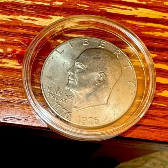 Commemorative Eisenhower Dollar Coin in Display Case - Picture 1 of 6